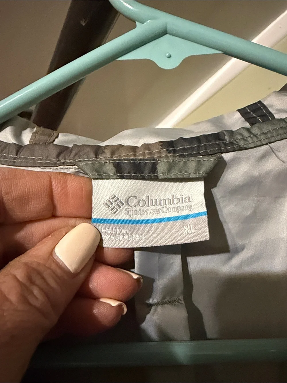 Woman’s Camouflage Hooded Windbreaker Jacket - Olive Camo - Picture 2 of 3